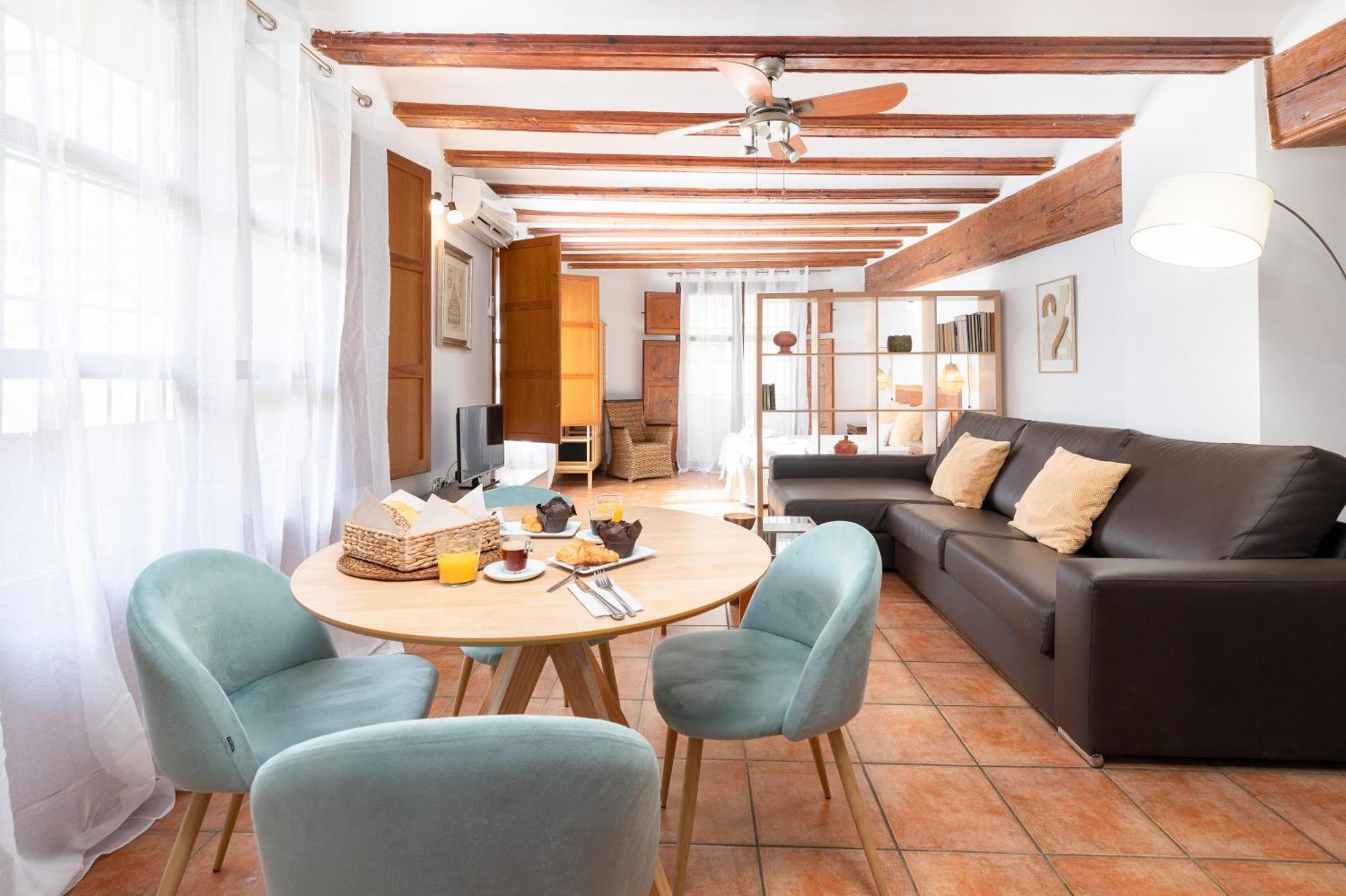Travel Habitat Plaza Del Pilar. Апартаменты Валенсия